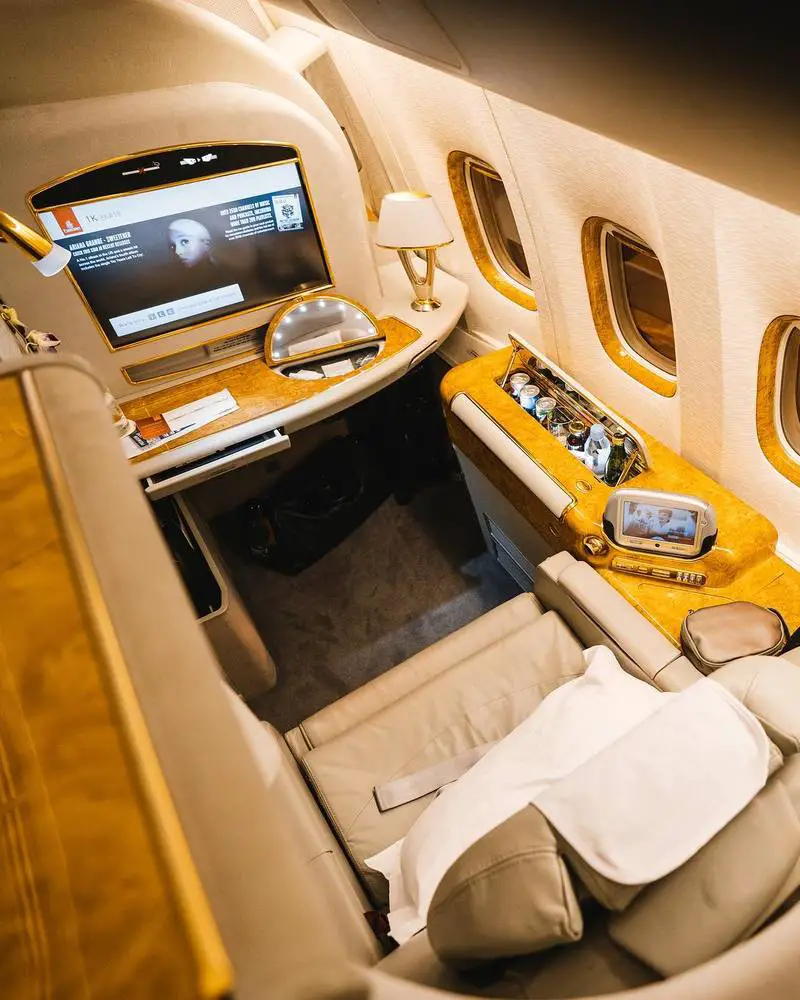 first-class-emirates-interior
