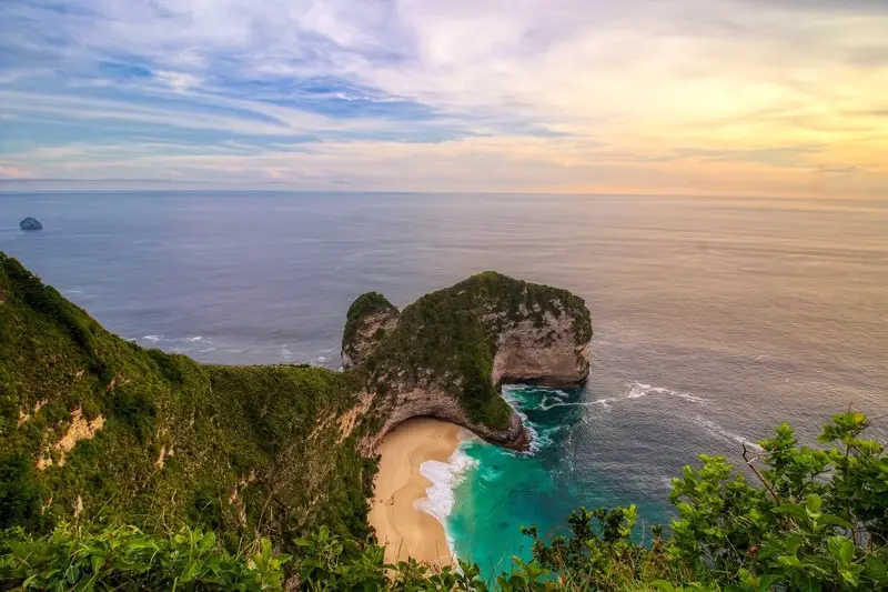 Kelingking beach T-rex rock formation on Nusa Penida Island in Bali