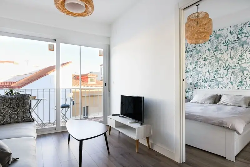 Airbnb Madrid apartment living room for solo travelers