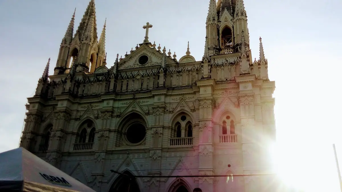 sunset-at-santa-ana-cathedral-in-el-salvador