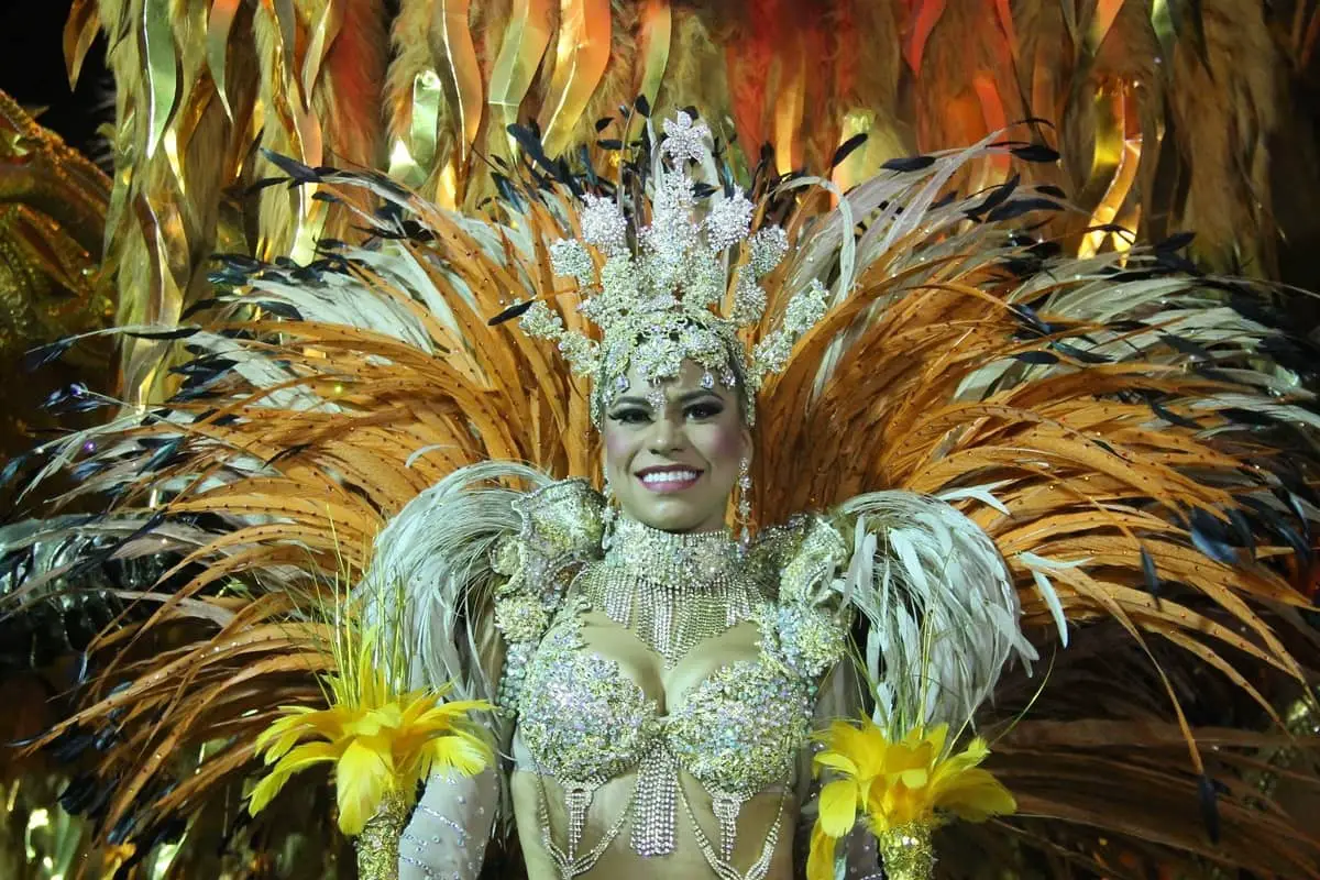 woman-wearing-carnival-outfit-for-carnival-in-brazil
