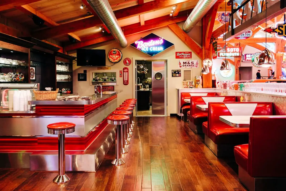 retro-red-and-white-diner-from-1950s-era